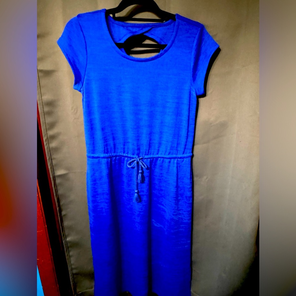 T by Talbots short sleeve knit dress with cute neckline side slits and pockets